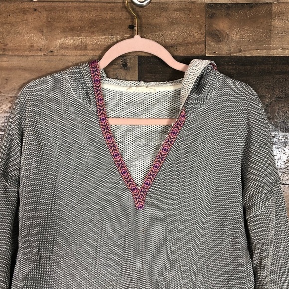 Hem & thread hoodie - Picture 2 of 8